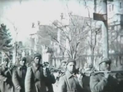 Прикрепленное изображение: 3 Советские войска освободившие Симферополь.jpg